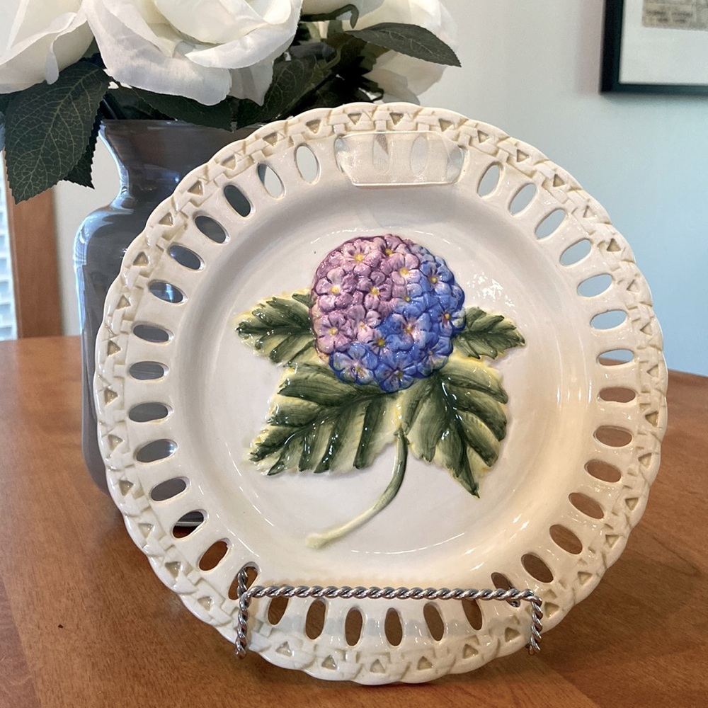 NEW American Atelier At Home - Hydrangea Ceramic Plate